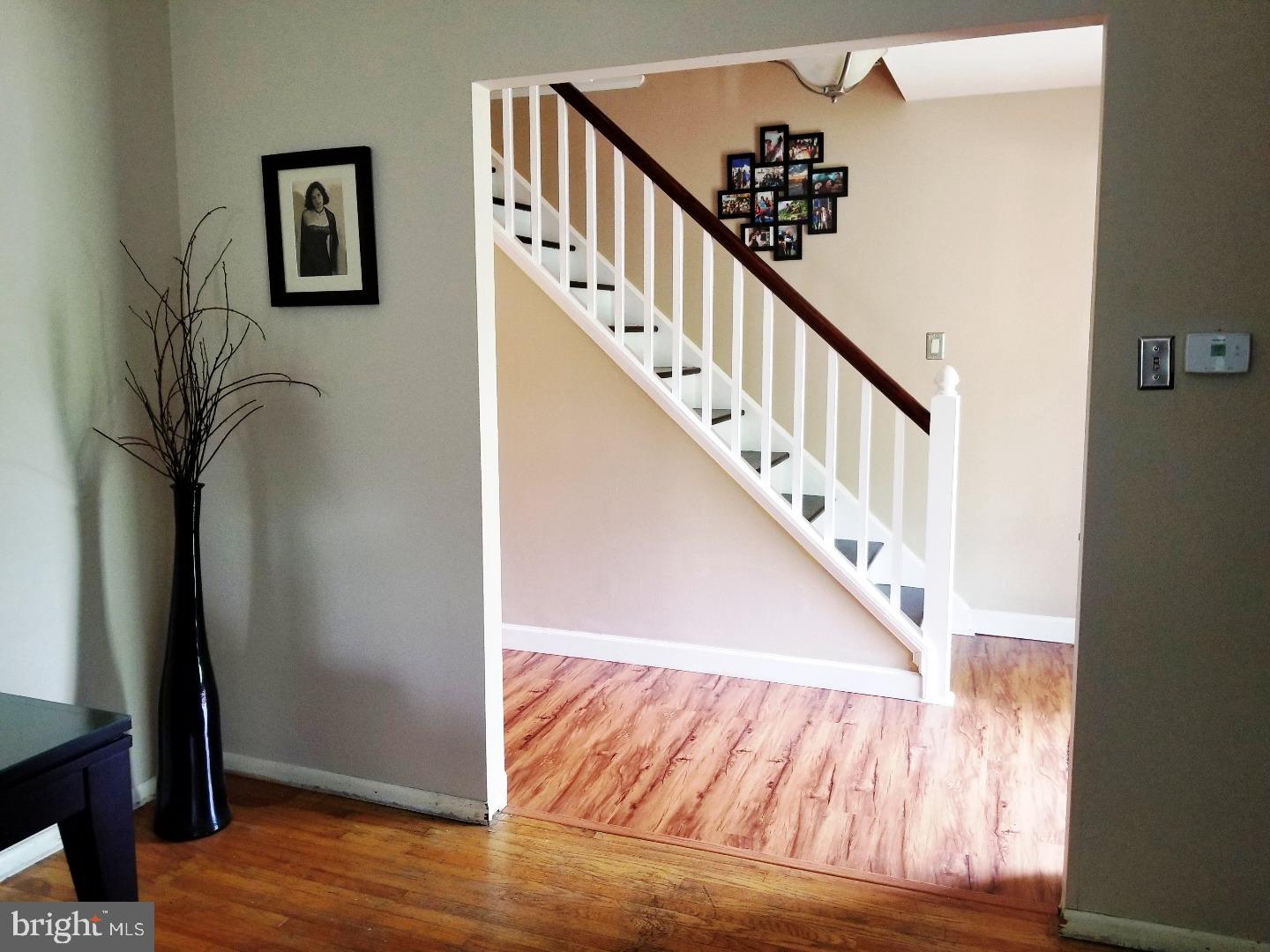 2697 Raven Road Cinnaminson, NJ 08077 - Photo 4 of 23 Foyer
