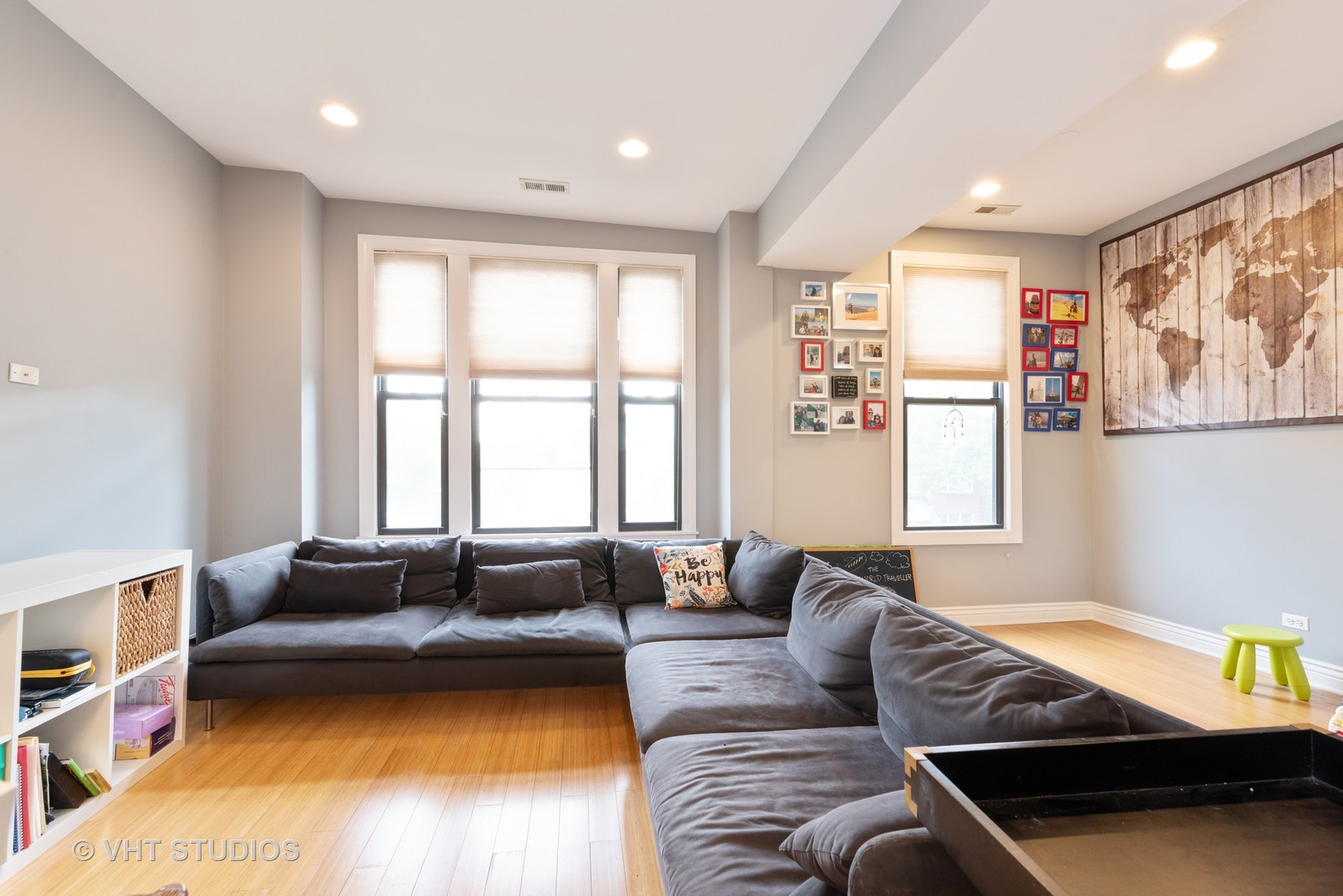 3258 North Racine Avenue, Unit 3 Chicago, IL 60657 - Photo 2 of 19 a living room with furniture and a couch