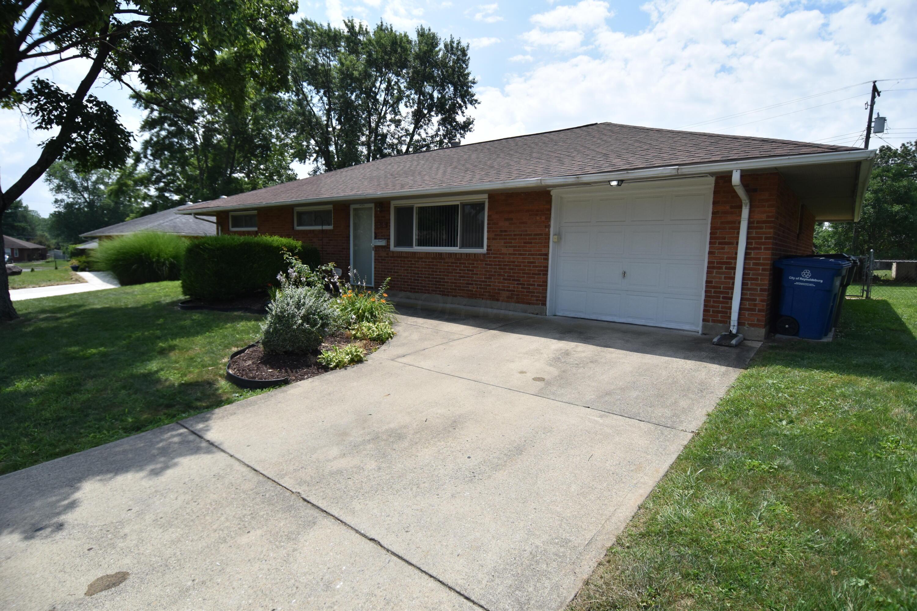 7075 Bartlett Road Reynoldsburg, OH 43068 - Photo 27 of 34 1 Car Garage