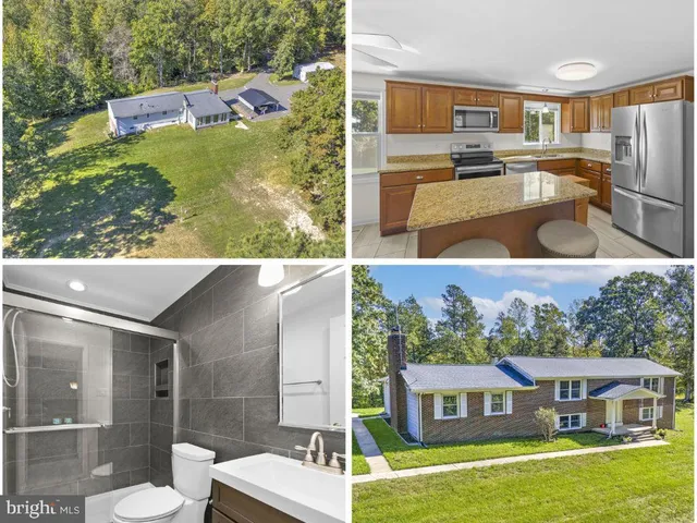 a view of a yard in front of house