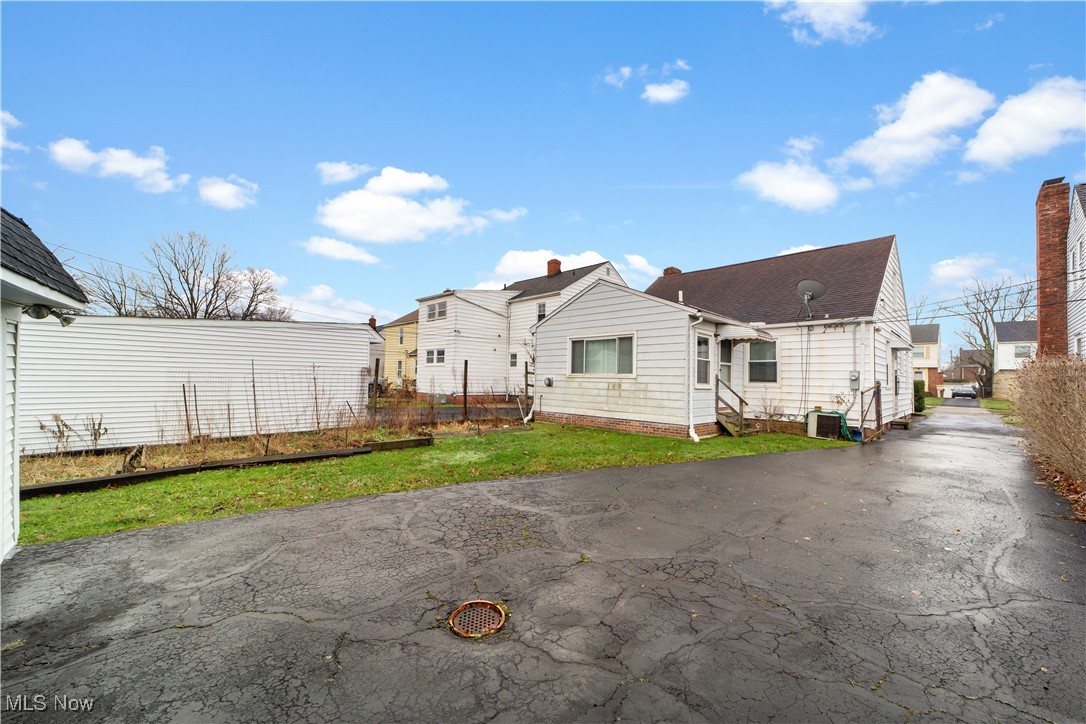 4057 Wilmington Road Cleveland, OH 44121 - Photo 34 of 34