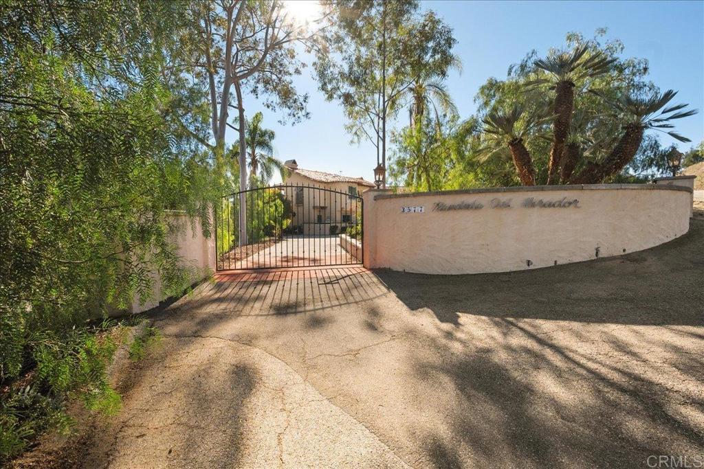 3577 Stonegate Place Fallbrook, CA 92028 - Photo 3 of 60 Private Gated entry