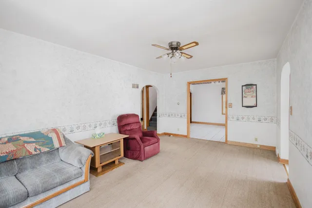 $179,900 | 327 West Merrimac Street, Dodgeville, WI 53533