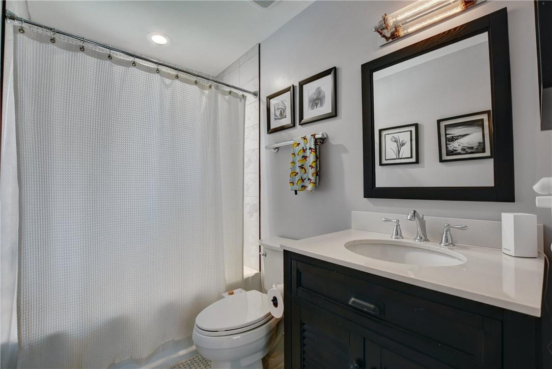 20890 Hamaca Court Boca Raton, FL 33433 - Photo 31 of 60 Bathroom 3