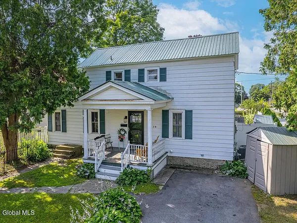 $2,500 | 218 Washington Street, Saratoga Springs, NY 12866