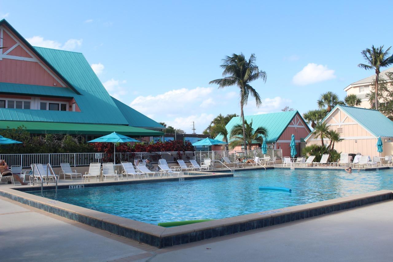 353 Highway 1, Unit F408 Jupiter, FL 33477 - Photo 17 of 27 Jupiter Bay 408 pool