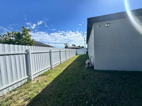 $3,500 | 209 Southeast 26th Terrace, Cape Coral, FL 33904