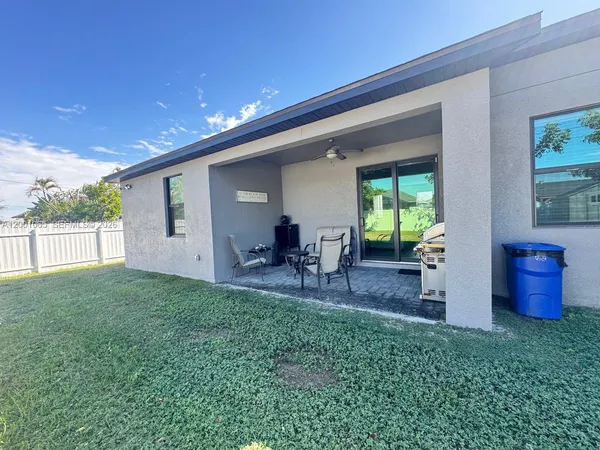 $3,500 | 209 Southeast 26th Terrace, Cape Coral, FL 33904