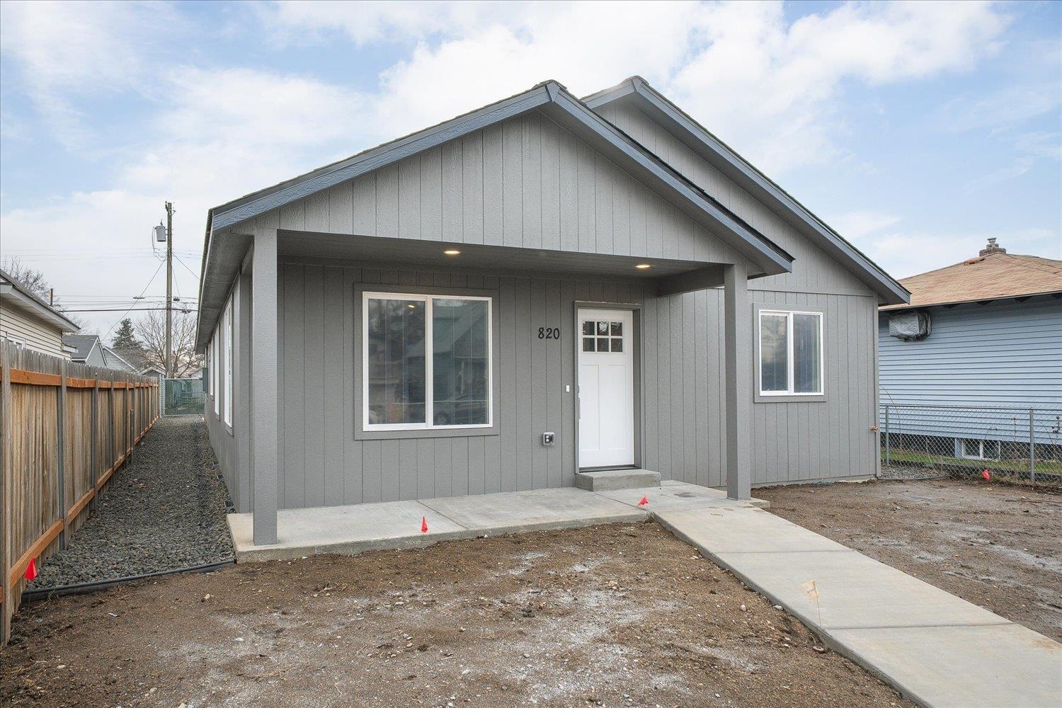 820 East Crown Avenue Spokane, WA 99207 - Photo 2 of 40