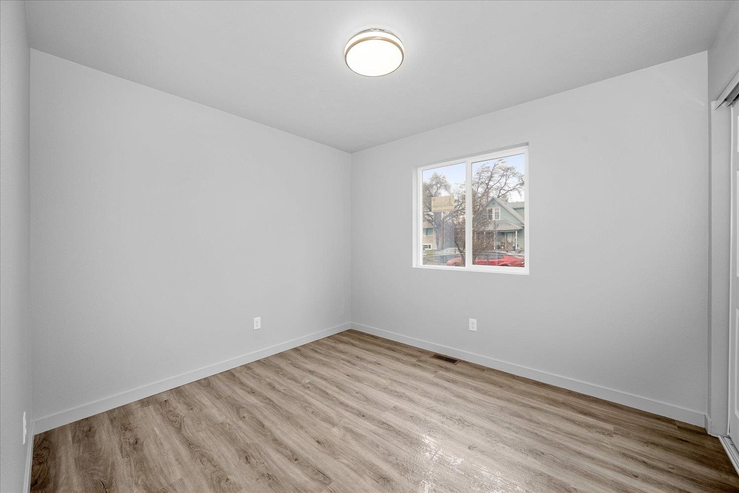 820 East Crown Avenue Spokane, WA 99207 - Photo 25 of 40