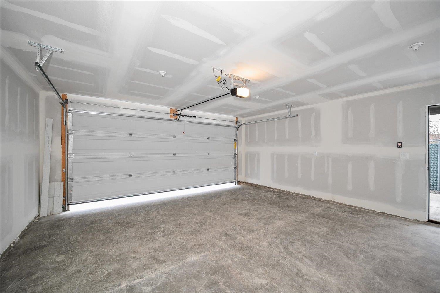 820 East Crown Avenue Spokane, WA 99207 - Photo 30 of 40