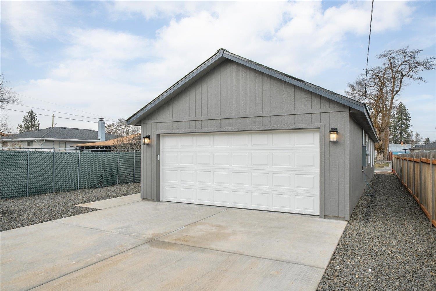 820 East Crown Avenue Spokane, WA 99207 - Photo 37 of 40