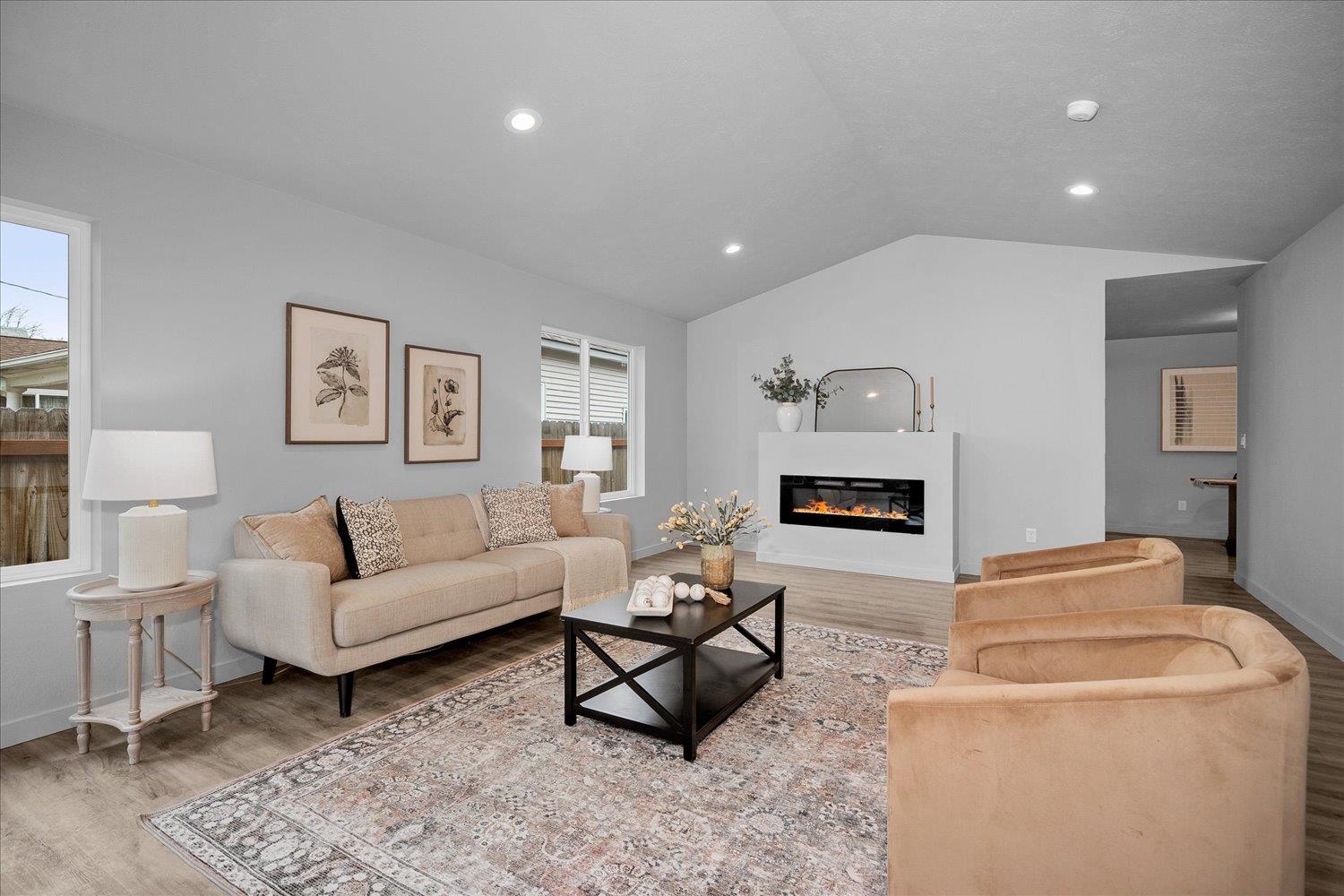 820 East Crown Avenue Spokane, WA 99207 - Photo 9 of 40