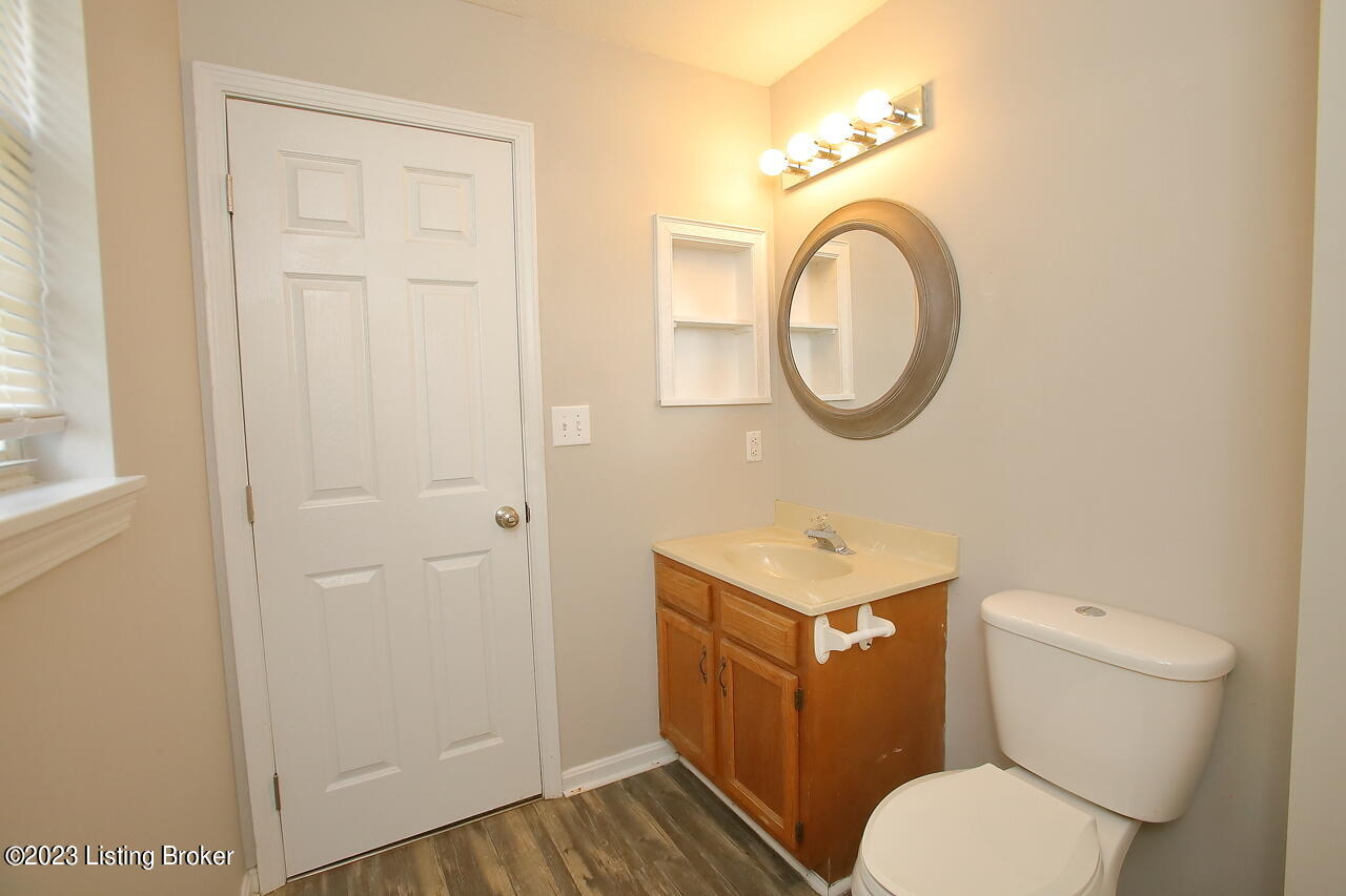 159 Howlett Drive Shepherdsville, KY 40165 - Photo 18 of 35 Primary Bath