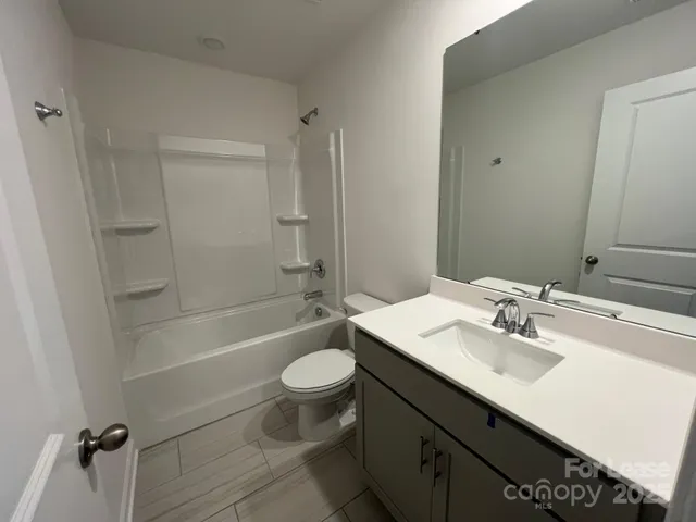 $1,850 | 1233 30th St Lane Northeast, Conover, NC 28613