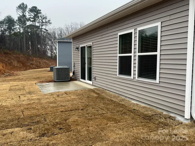 $1,850 | 1233 30th St Lane Northeast, Conover, NC 28613