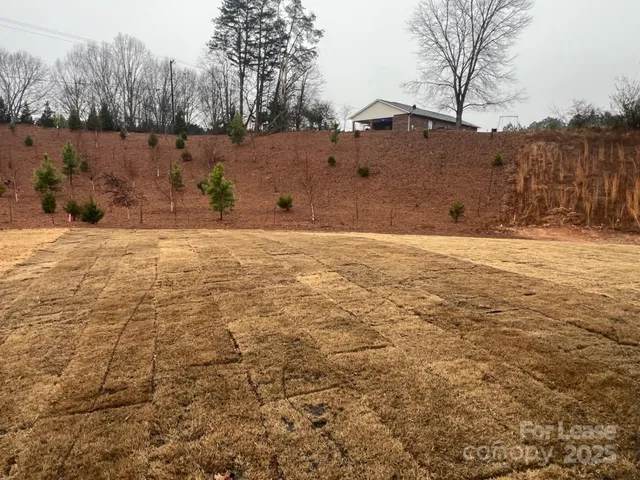 $1,850 | 1233 30th St Lane Northeast, Conover, NC 28613