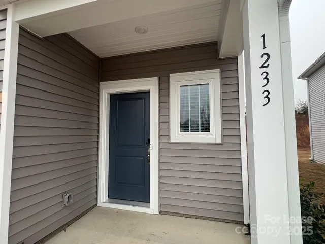 $1,850 | 1233 30th St Lane Northeast, Conover, NC 28613