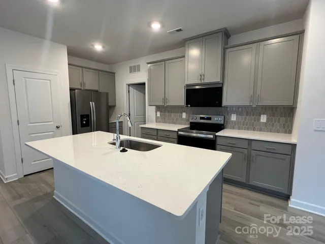 $1,850 | 1233 30th St Lane Northeast, Conover, NC 28613