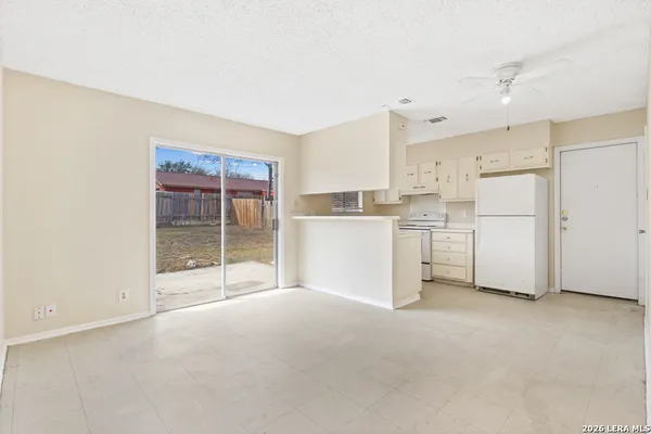 $1,250 | 4718 Casa Oro Street, San Antonio, TX 78233