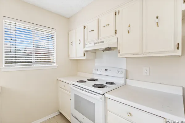 $1,250 | 4718 Casa Oro Street, San Antonio, TX 78233