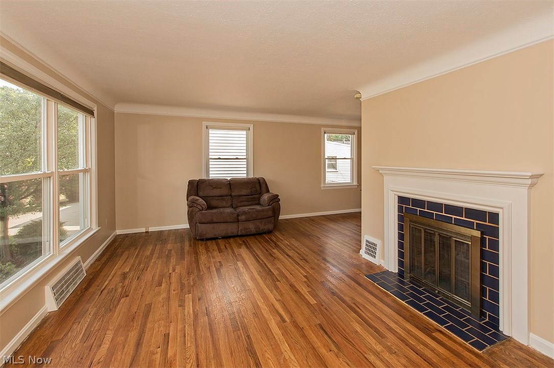1409 Brainard Road Lyndhurst, OH 44124 - Photo 5 of 29