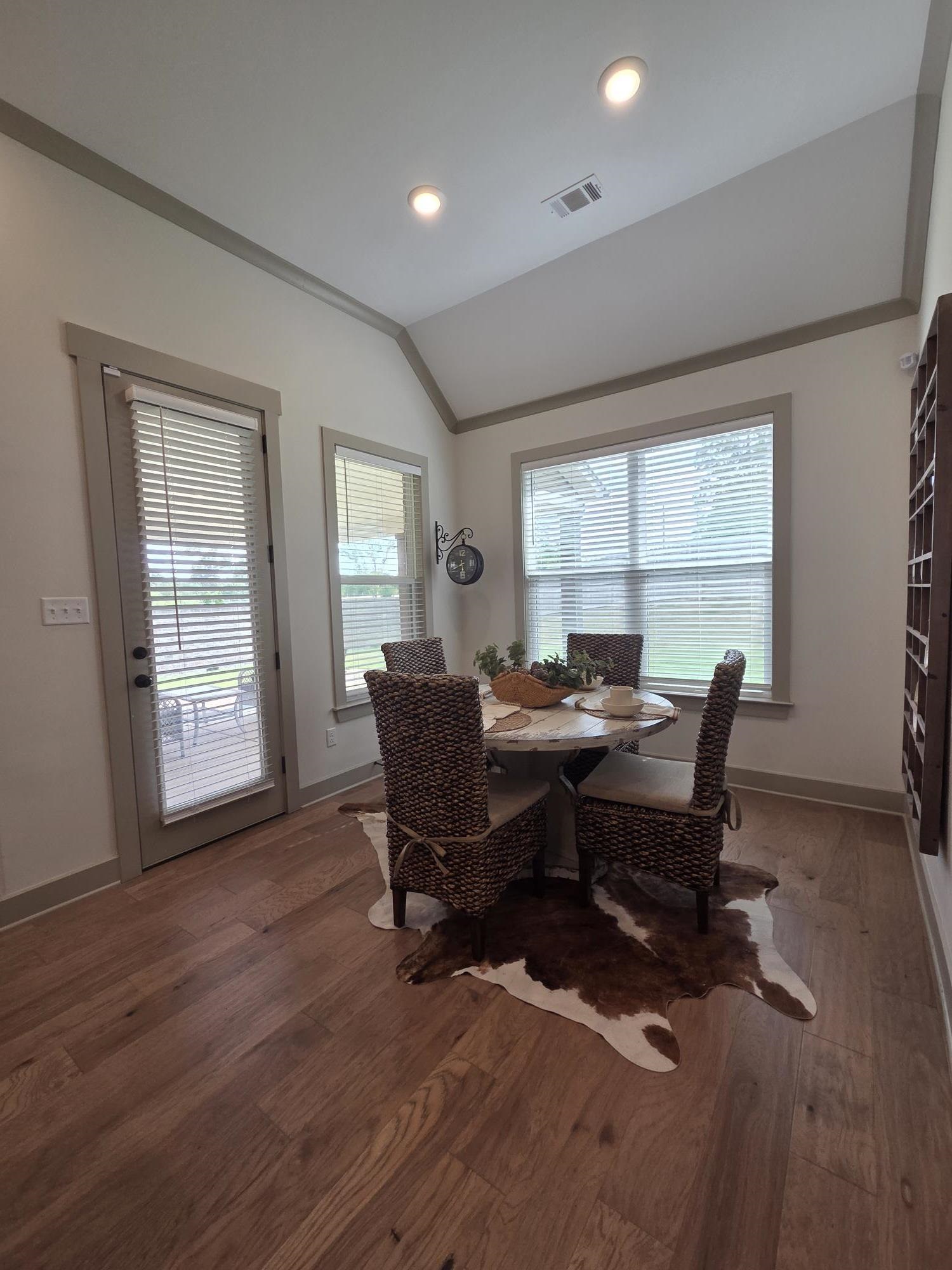 657 Mount Laurel Drive Collierville, TN 38017 - Photo 26 of 40 a view of a dining room with furniture window and outside view