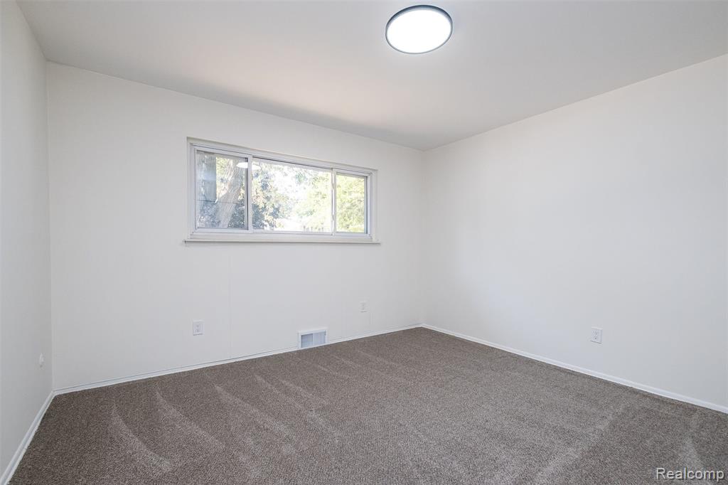 35016 Bobcean Road Clinton Township, MI 48035 - Photo 19 of 39