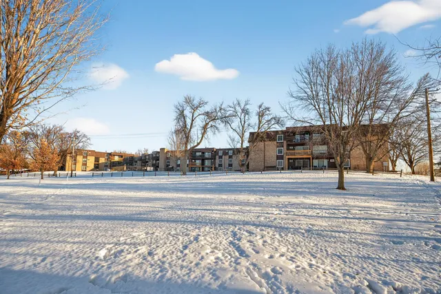 $99,000 | 4207 Lakeside Avenue North, Unit 137, Brooklyn Center, MN 55429