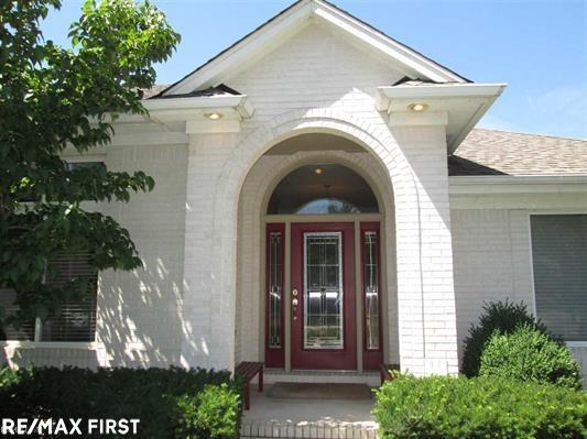 49289 Monte Road New Baltimore, MI 48047 - Photo 8 of 28 31328696-7.JPG