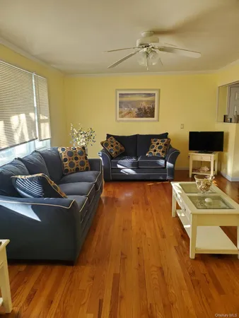 $869,000 | 51 Gravel Hill Road, Hampton Bays, NY 11946