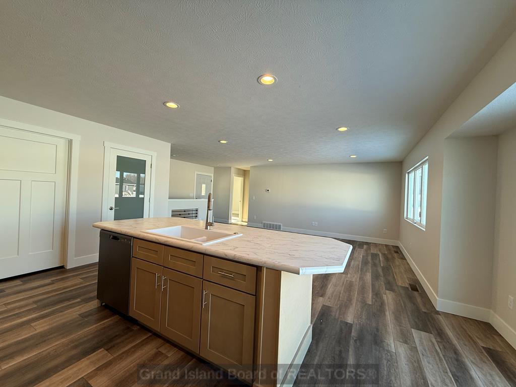 514 8th Street Phillips, NE 68865 - Photo 9 of 24 Gallery Image 9