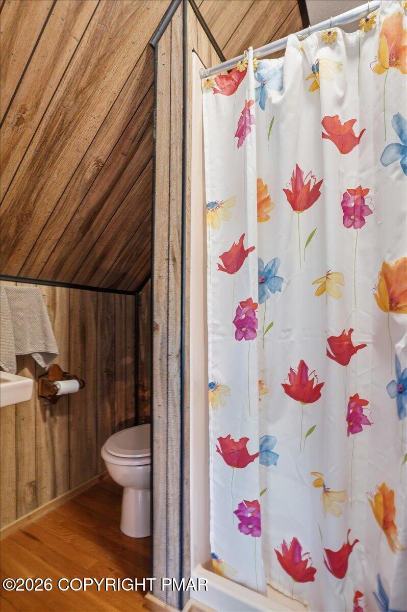 1517 Deer Run East Bushkill, PA 18324 - Photo 28 of 42 a bathroom with a sink and a toilet
