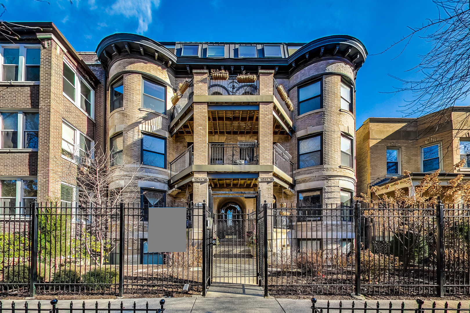 5219 North Winthrop Avenue, Unit 2N Chicago, IL 60640 - Photo 1 of 32 a front view of a multi story residential apartment building