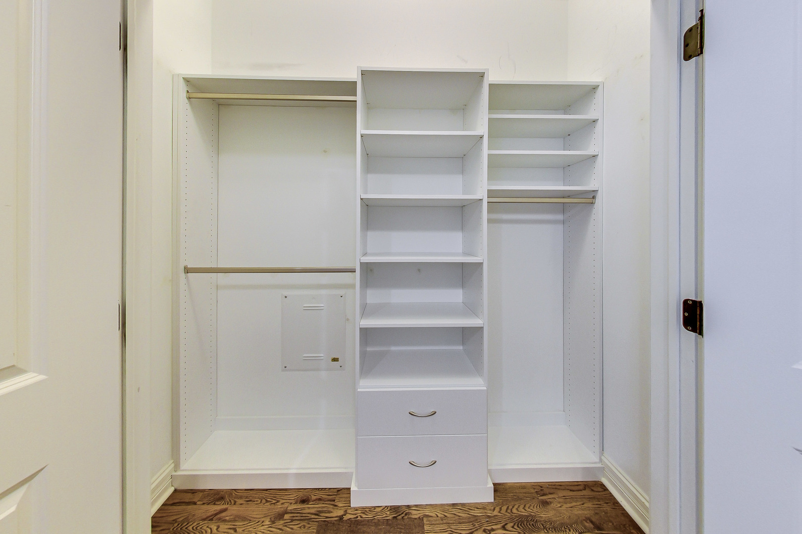 5219 North Winthrop Avenue, Unit 2N Chicago, IL 60640 - Photo 20 of 32 a view of walk in closet with empty racks