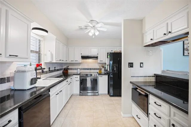 $3,500 | 1114 Tiki Drive, Tiki Island, TX 77554