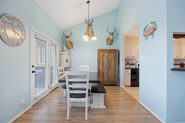 $3,500 | 1114 Tiki Drive, Tiki Island, TX 77554