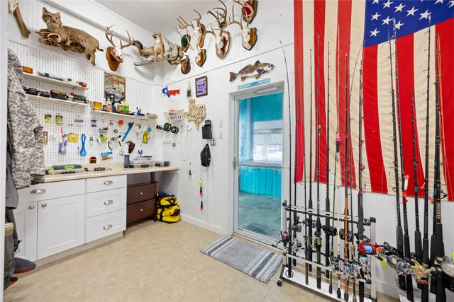 $3,500 | 1114 Tiki Drive, Tiki Island, TX 77554