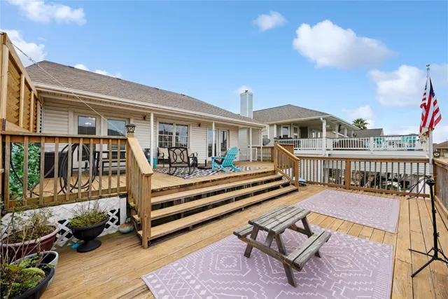 $3,500 | 1114 Tiki Drive, Tiki Island, TX 77554