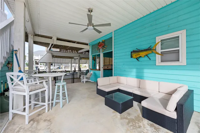 $3,500 | 1114 Tiki Drive, Tiki Island, TX 77554