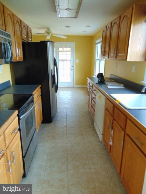 623 West Watersville Road Mount Airy, MD 21771 - Photo 5 of 11 Kitchen
