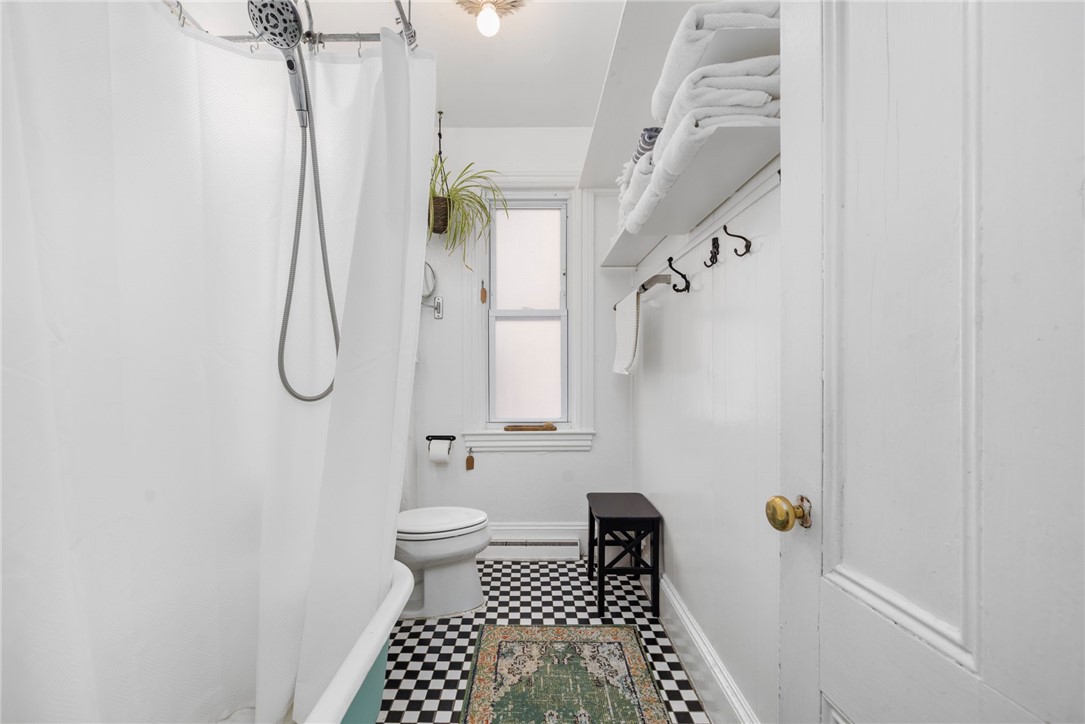 56 Ivy Street Providence, RI 02906 - Photo 14 of 43 Apt. A bath