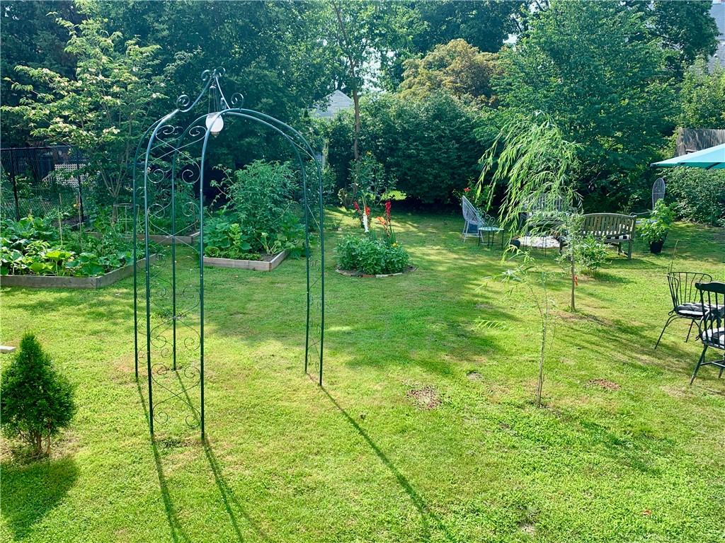 56 Ivy Street Providence, RI 02906 - Photo 4 of 43