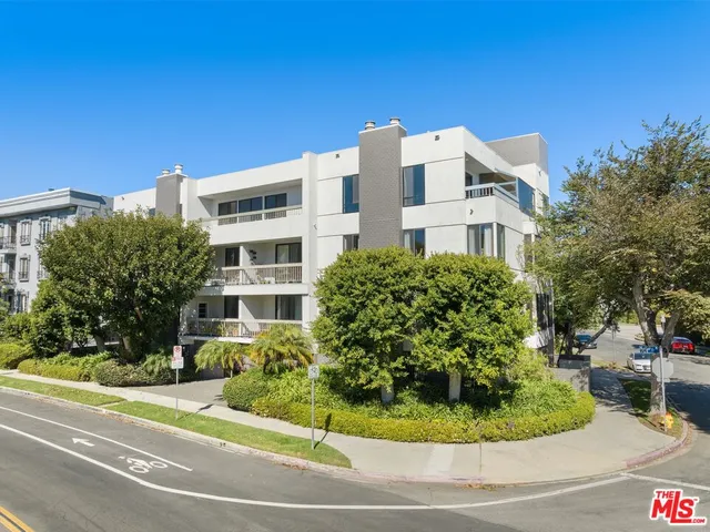 $2,470,000 | 1220 South Roxbury Drive, Unit 302, Los Angeles, CA 90035