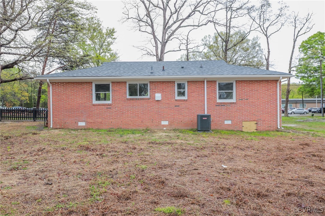 6626 Willson Road Henrico, VA 23231 - Photo 41 of 43 a backyard of a house with lots of green space