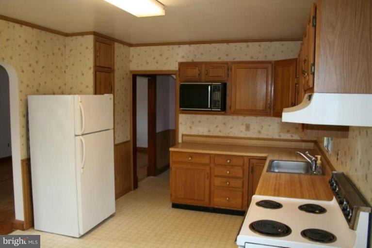 4821 Montgomery Road Ellicott City, MD 21043 - Photo 7 of 10 Kitchen #2