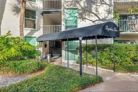 $1,950 | 3325 Bayshore Boulevard, Unit 1, Tampa, FL 33629