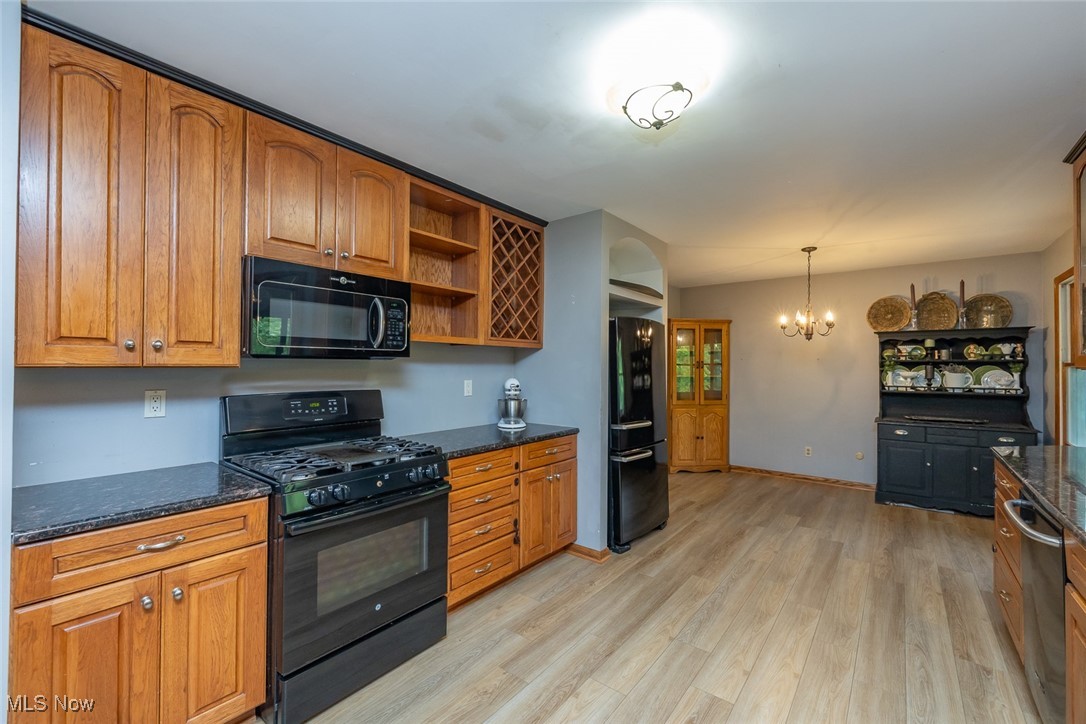 357 Leatherman Road Wadsworth, OH 44281 - Photo 9 of 34 Gallery Image 9
