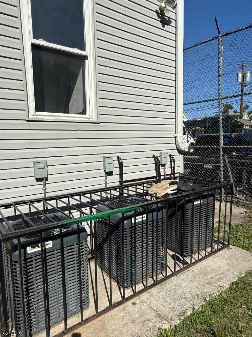 168 Sherman Avenue Newark, NJ 07114 - Photo 28 of 29