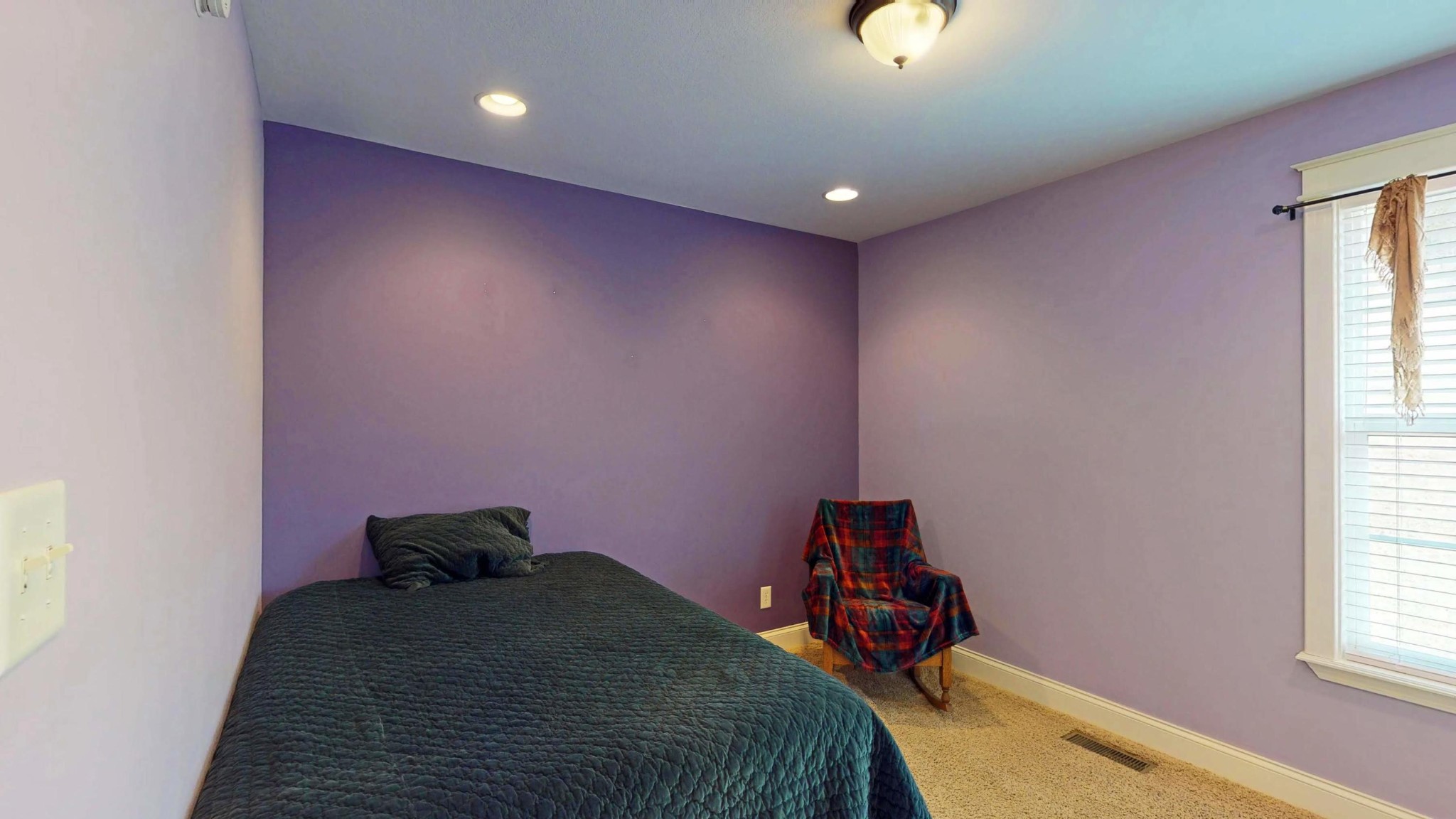 2797 Musser Road Morristown, TN 37813 - Photo 14 of 33 a bedroom with a bed and a window